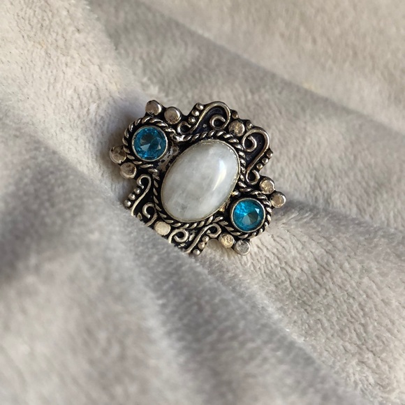 Sterling silver moonstone ring - Picture 3 of 4